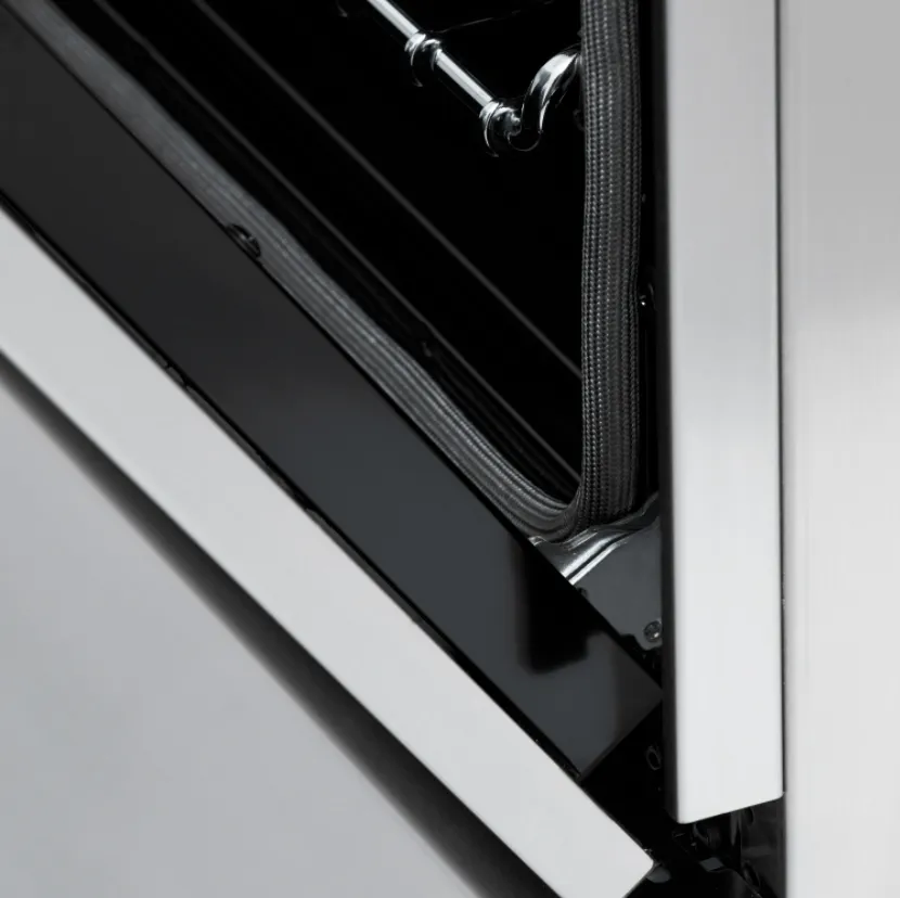 ZLINE 30 Induction Range in Stainless Steel with a Black Matte Door (RAIND-BLM-30)